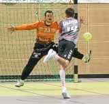 Sport - Handball - OL Hessen - TuS Dotzheim - TSV Vellmar - 21.01.23,  Pariert gerade den vierten Siebenmeter - Fin Welkenbach (TUS) gegen Jakob König (Vellmar),- Foto: René Vigneron